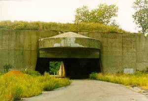 Battery Lewis, 2000
